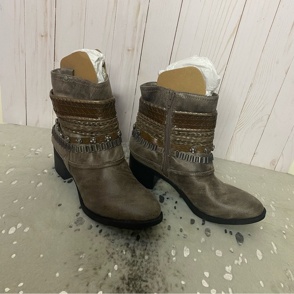 Carlos Santana ankle booties